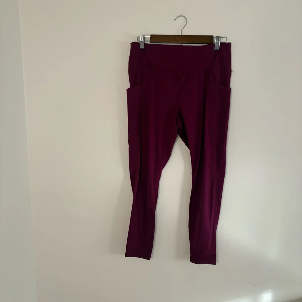 Members Mark Women's Leggings large maroon burgundy 7/8 like new!